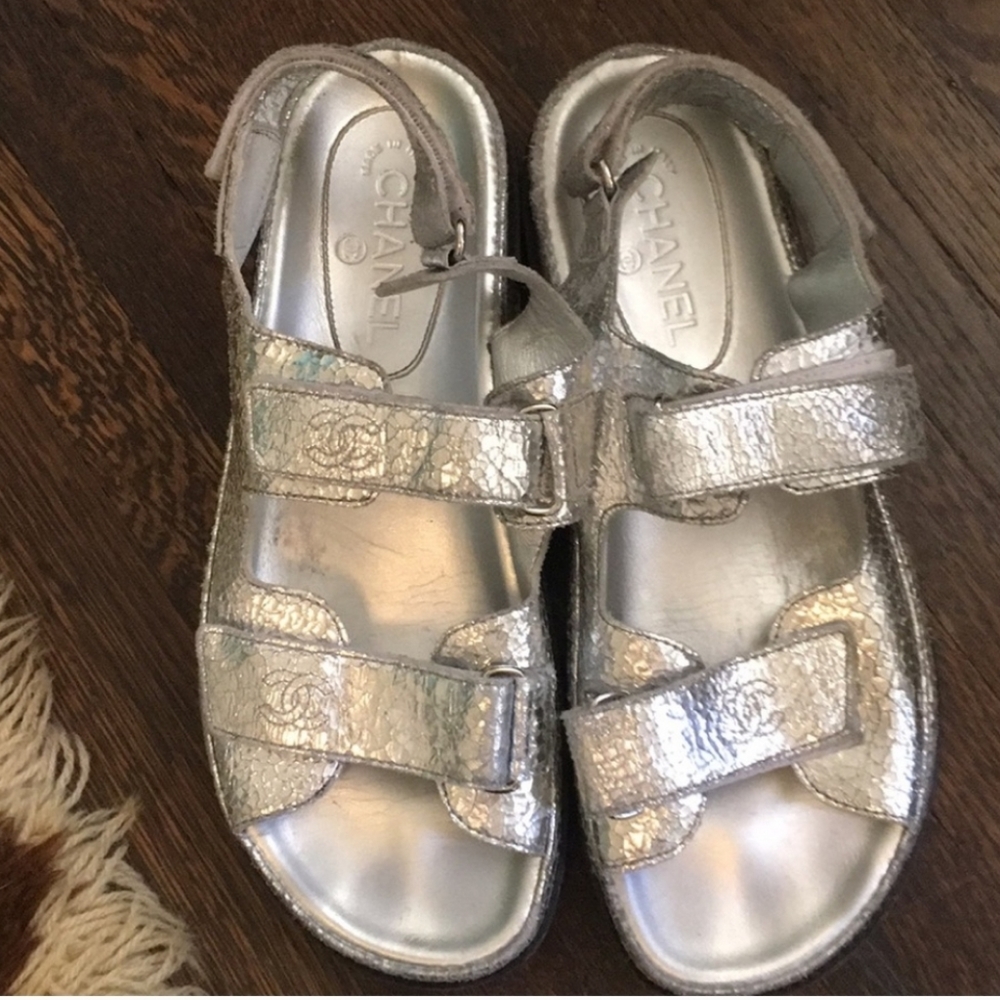 CHANEL SILVER METALLIC SANDALS!